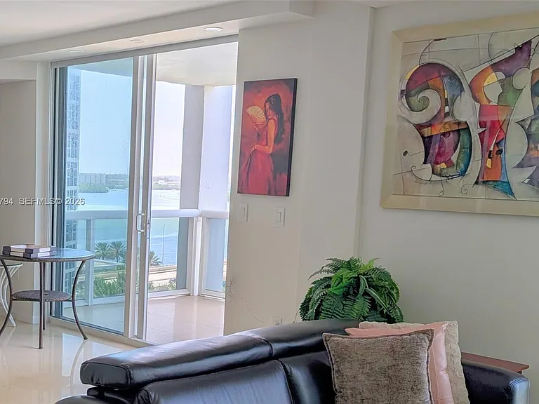 10275 Collins Ave #1106 — Photo 9