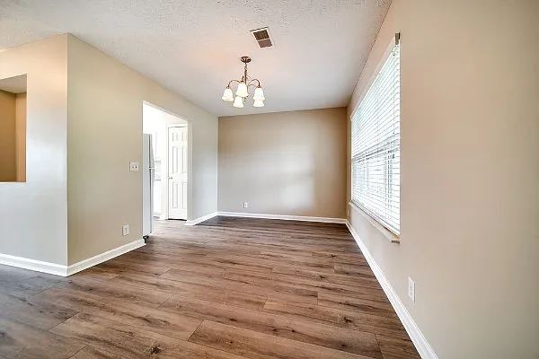 102 Wagon Ct — Photo 9
