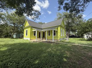 184 3rd St #1, Maxwell, TX 78656