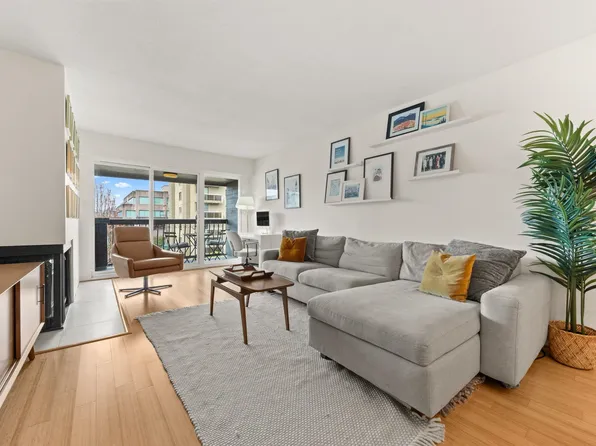 1352 W 10th Ave #301, Vancouver, BC V6H 1J6