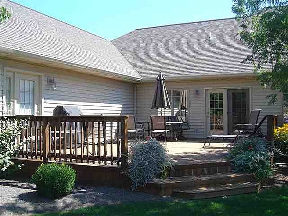 2nd image of 205 Wintergreen Dr