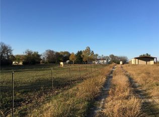 819 W McFarland St, Bells, TX 75414