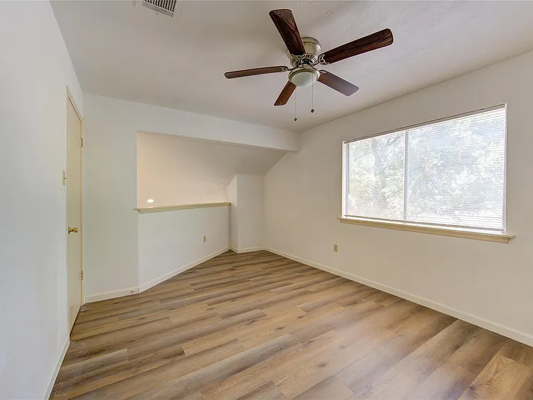 4403 Willow Beach Dr — Photo 33