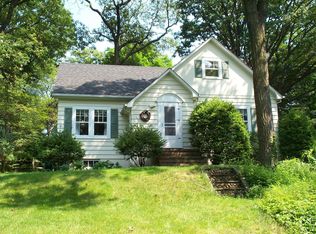46 Randou Dr, Huntington, NY 11743