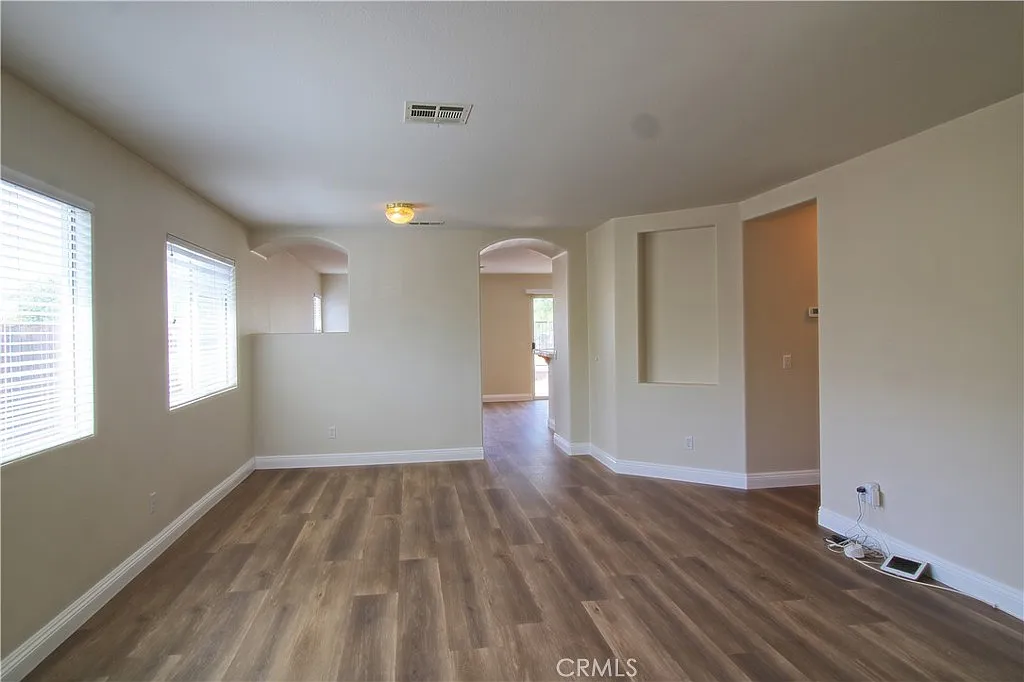 3 bed, 1772 sqft, $3,100 — Photo 3