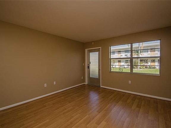 5th image of 5940 21st St N APT 4