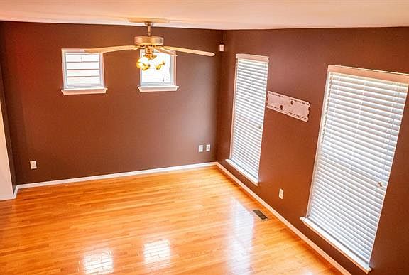 2nd image of 3922 Folsom Ave