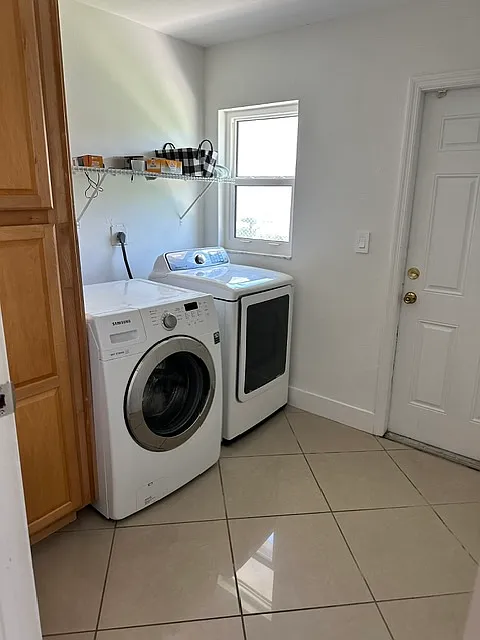 4 bed, 2300 sqft, $5,900 — Photo 3