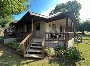 215 Crook St, Hampton, TN 37658