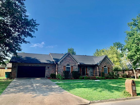 2nd image of 1009 Whippoorwill Ln