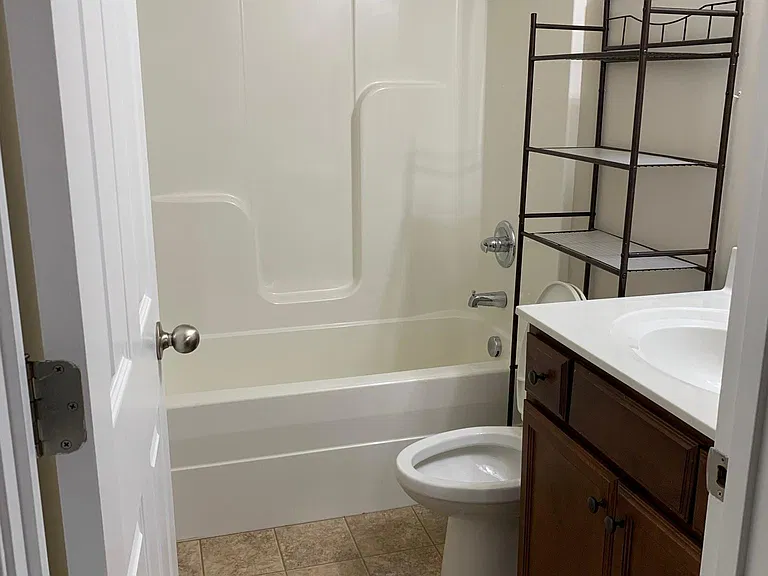 820 Melanie Ln — Photo 12