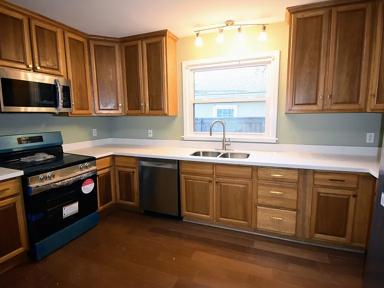 6818 Canal Blvd — Photo 2