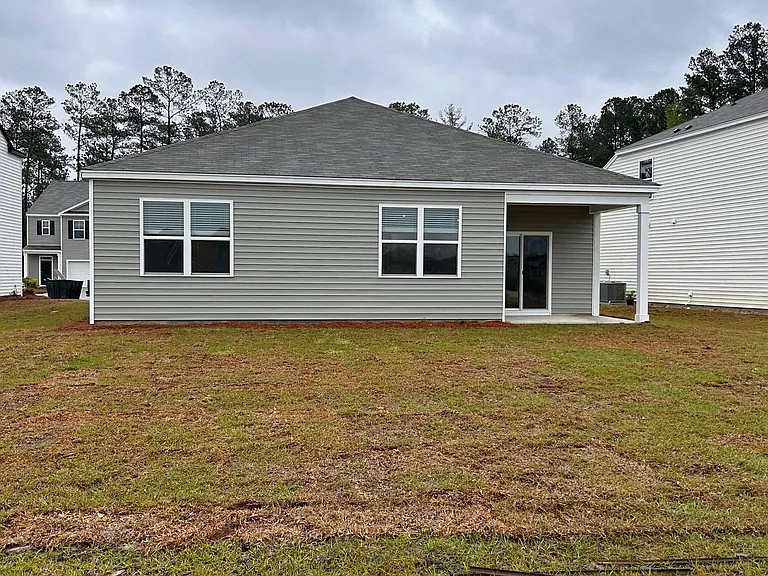 477 Lake Ridge Blvd — Photo 3