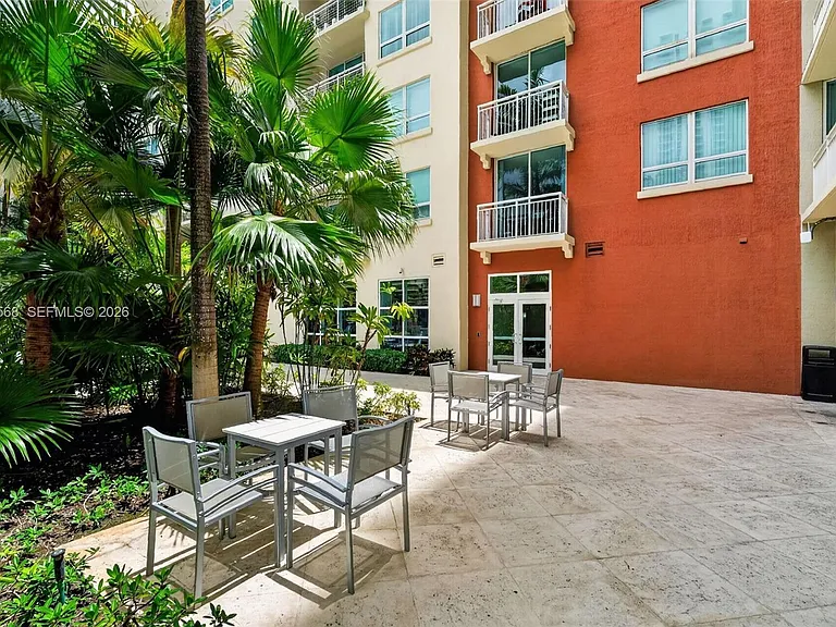 2000 N Bayshore Dr #306 — Photo 46