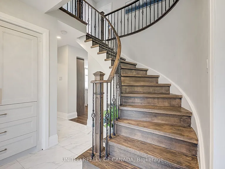 615 Sandford St — Photo 20