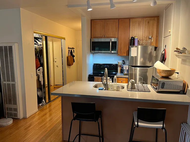 1223 Kearny St #2 — Photo 7