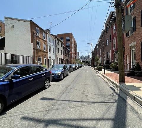 5th image of 1137-39 E Dunton St