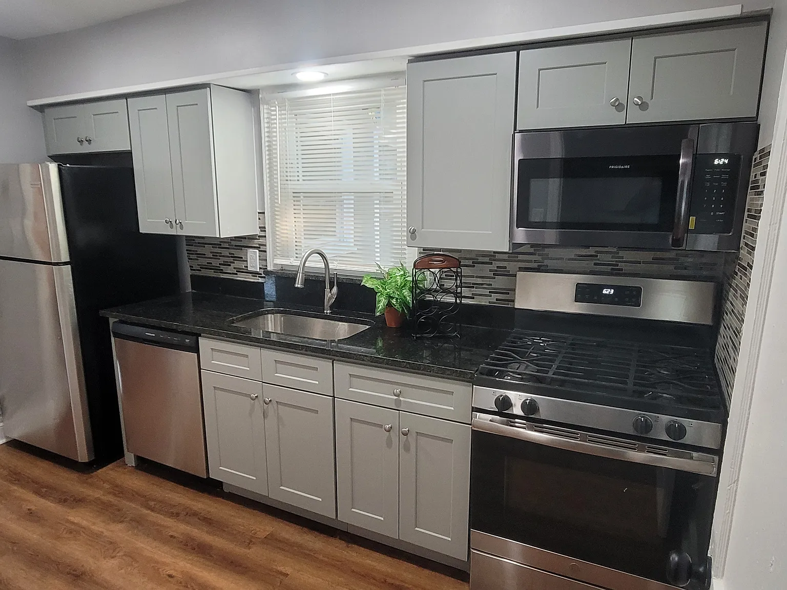 5 bed, 1780 sqft, $3,600 — Photo 3
