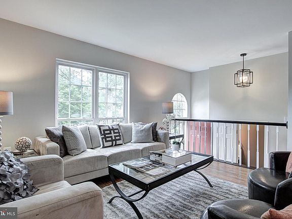 5th image of 9898 Burke Pond Ct