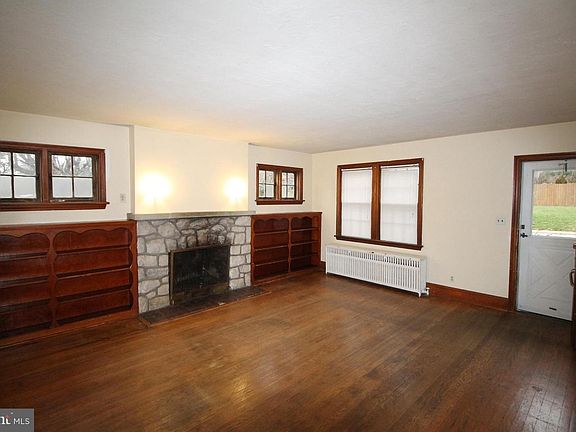 5th image of 414 W Linden St