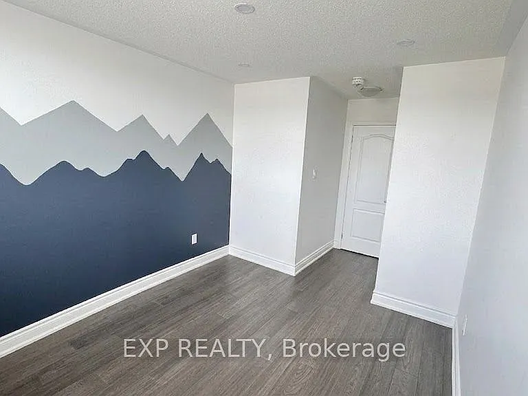 215 Remembrance Rd — Photo 19