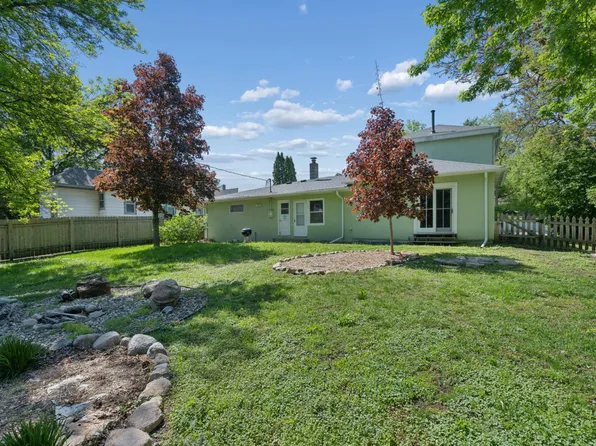 113 4th St E, Carver, MN 55315