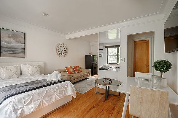 1st image of 210 W 17th St APT 2R