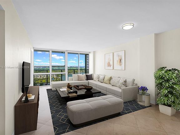 2nd image of 600 NE 36th St APT 1910