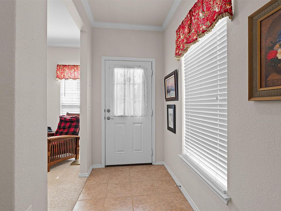 1st image of 225 Winter Dr