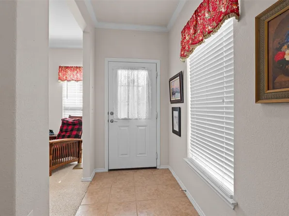 225 Winter Dr, Georgetown, TX 78633