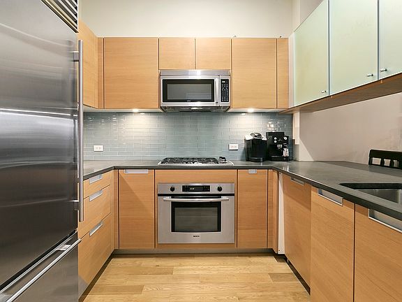 4th image of 310 W 52nd St APT 6D