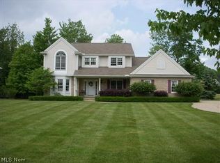 9247 Forest Point Dr, Macedonia, OH 44056