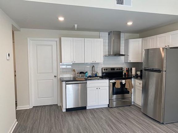 2nd image of 3609 Spring Garden St #9