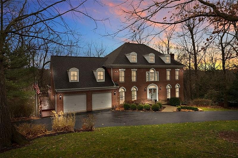 1st image of 268 Cobblestone Dr