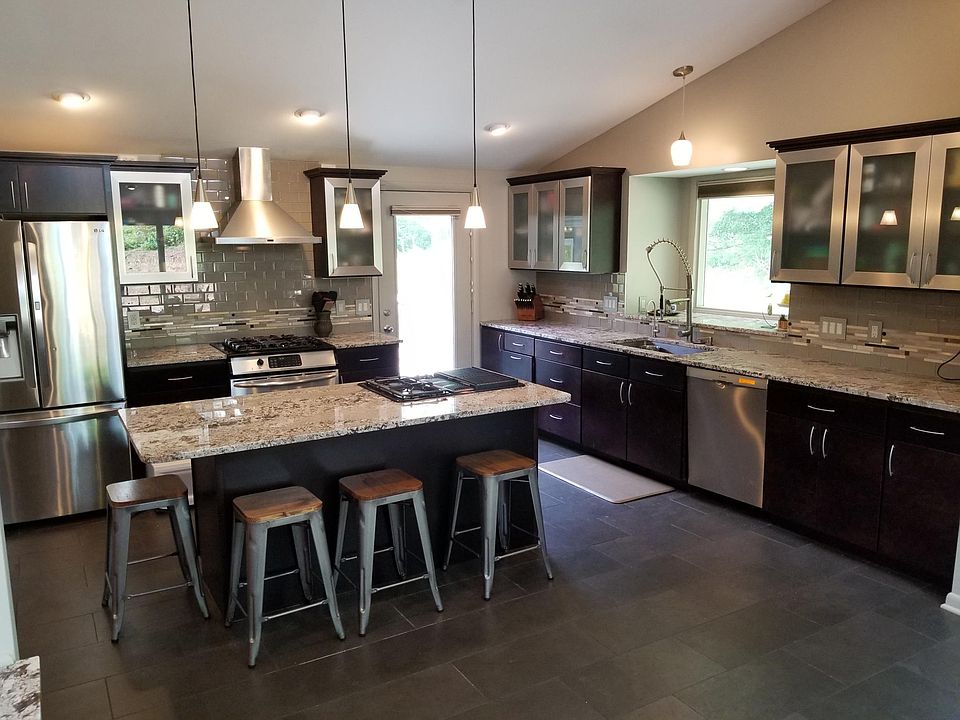 2nd image of 4515 Knapp Ct NE #2
