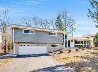 25 Turnbull Woods Ct, Highland Park, IL 60035