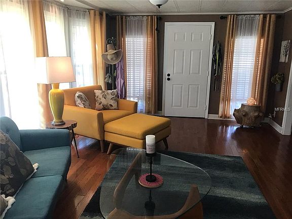 4th image of 827 Cassandra Ln