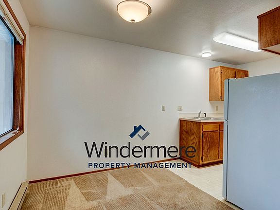2nd image of 865 N Oak Harbor St #103