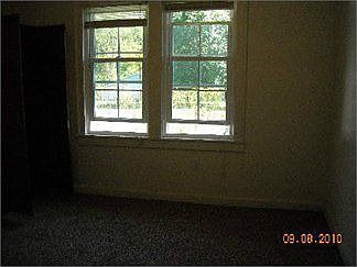 3rd image of 823 Jefferson St