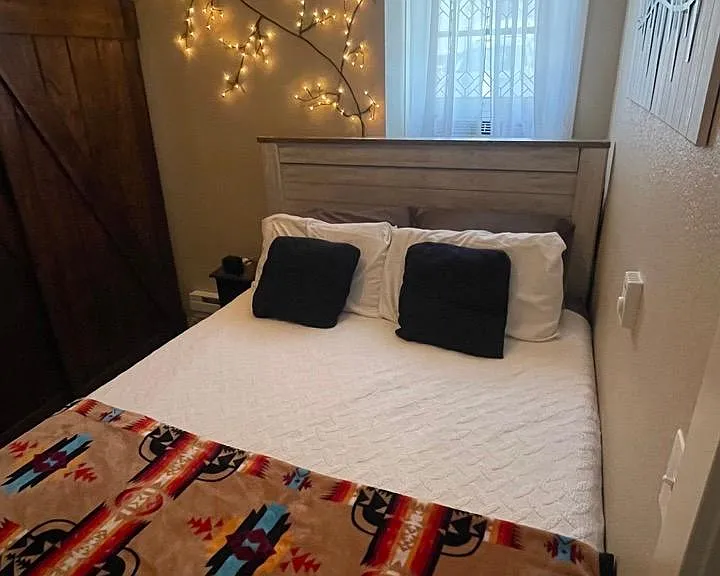 1344 N Gaylord St #100 — Photo 11