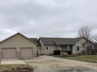 1401 Mitchell Dr, Rochester, IN 46975