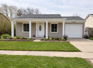 2S460 Cynthia Dr, Warrenville, IL 60555