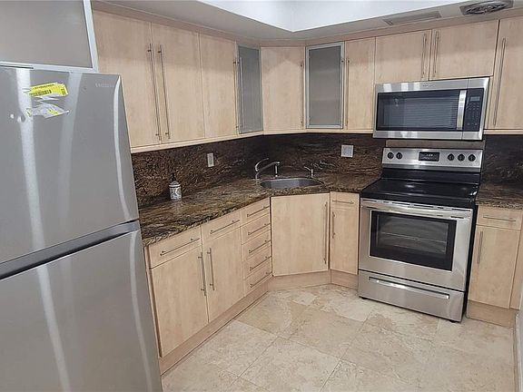 4th image of 455 Golden Isles Dr APT 310
