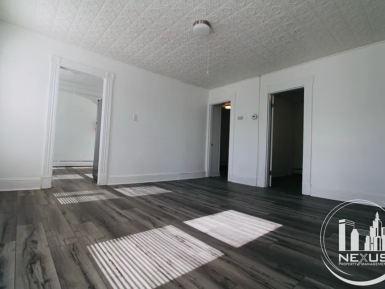61 N Leonard St #2 — Photo 4