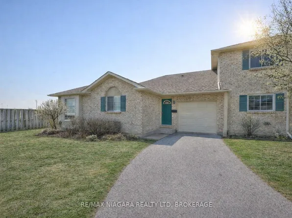 7470 Monastery Dr #23, Niagara Falls, ON L2H 3B3