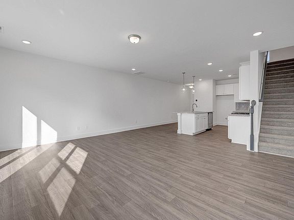 4th image of 20 Serpens Dr #223