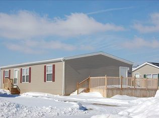 13574 Red Apple Ln, Carleton, MI 48117