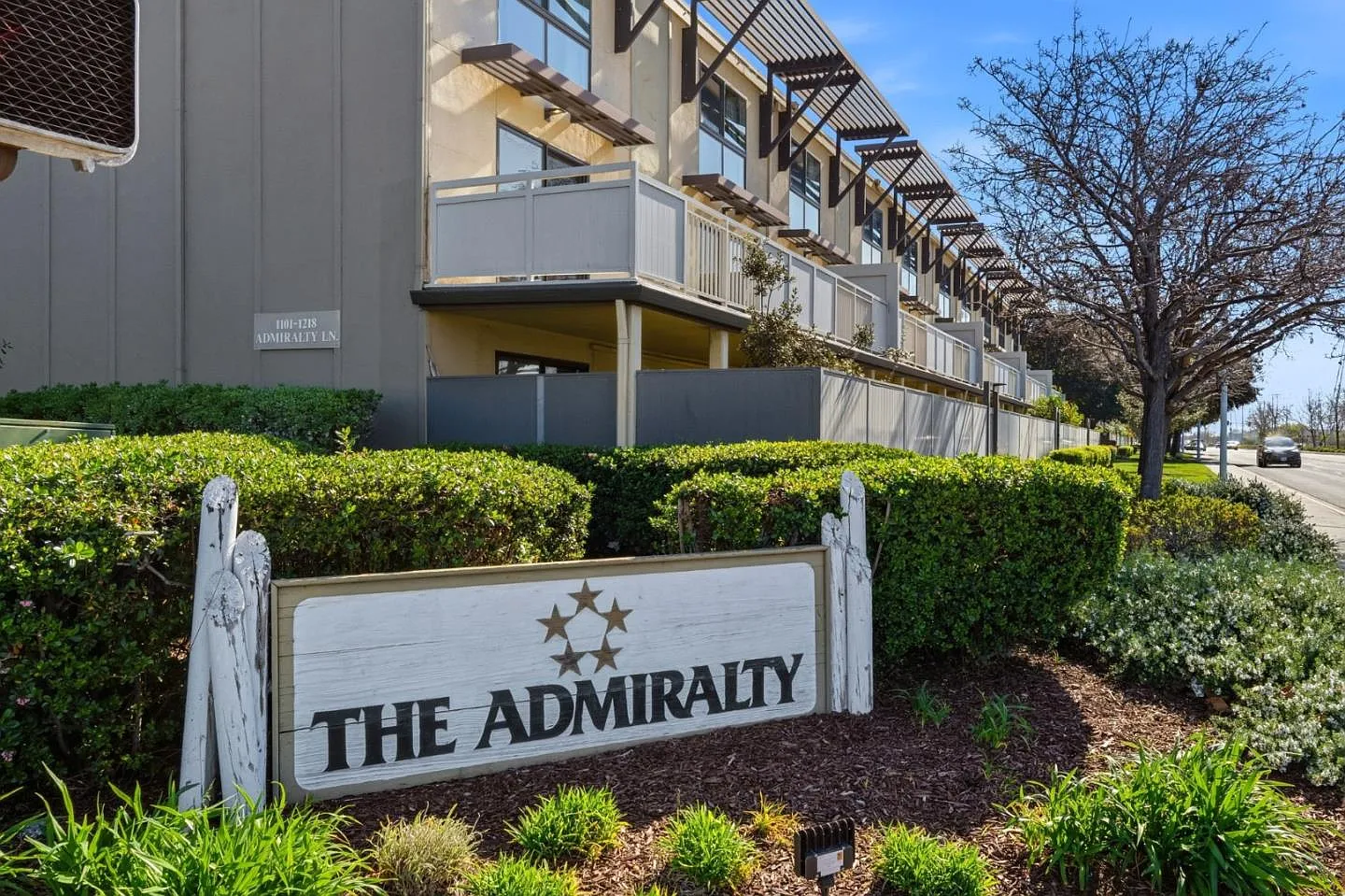 1214 Admiralty Ln photo 1