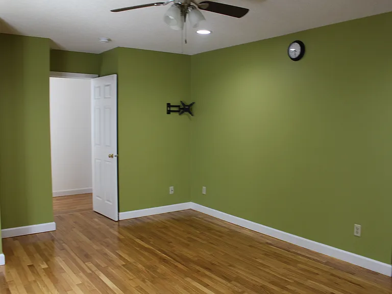 75 Florence Way — Photo 16