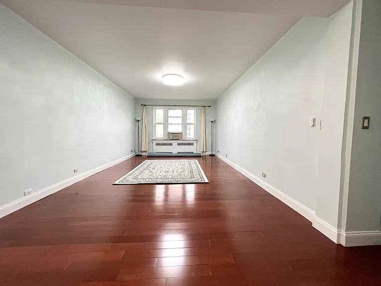 70 Strawberry Hill Ave #3-2F — Photo 2
